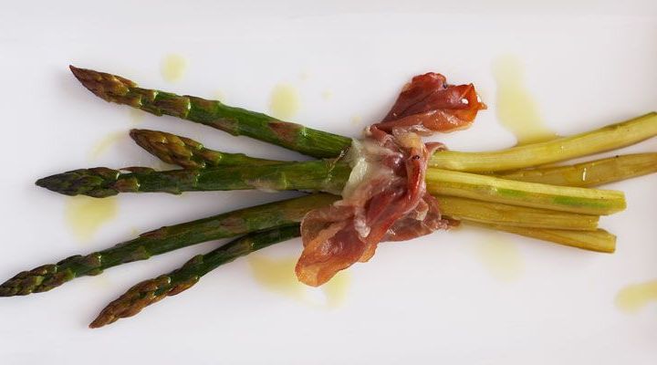 Roasted Asparagus Bundles with Fontina and Prosciutto Recipe