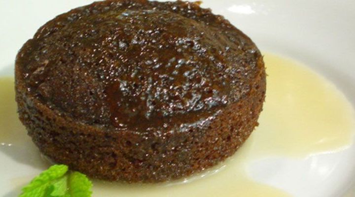 Boca Negra: Chocolate Chipotle Cakes with Sweet Tomatillo Sauce Recipe