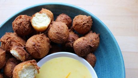 Buttermilk Donut Holes with Lemon Curd 