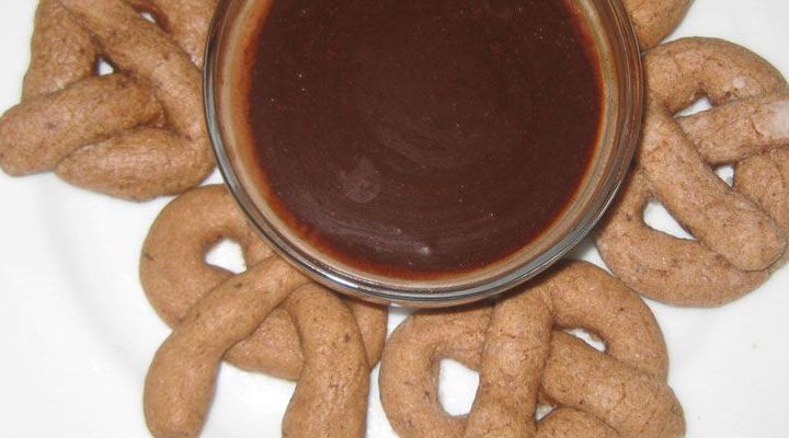 Chocolate Pretzel Cookies with Mexican Hot Chocolate Dipping Sauce Recipe