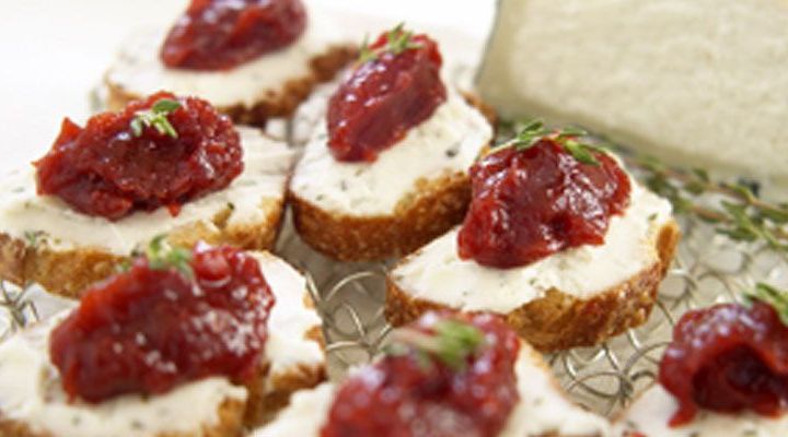 Crostini of Goat Cheese and Tomato Jam Recipe